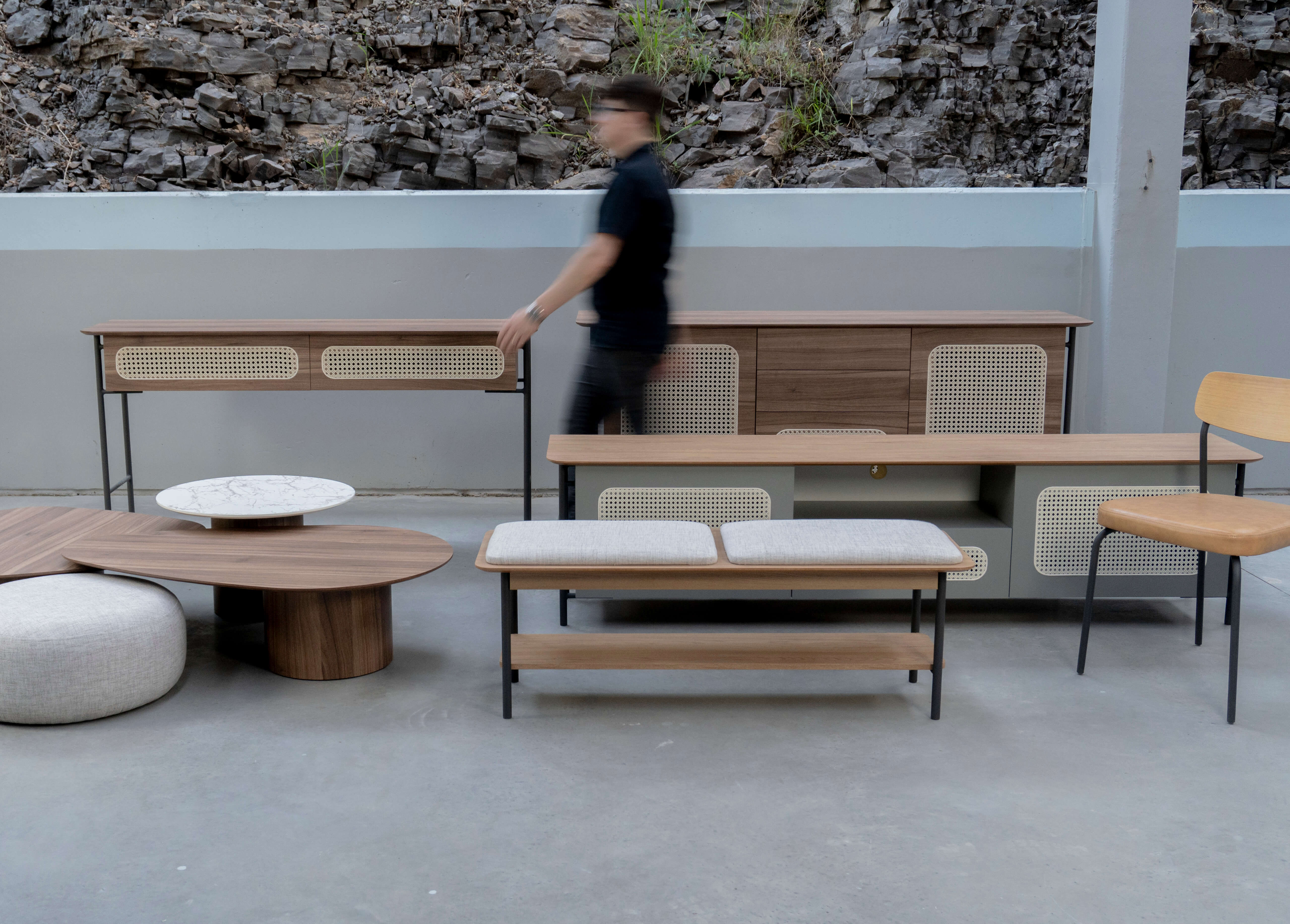 Sala de jantar Metta Mobili com mesa Oxford e cadeiras Relva